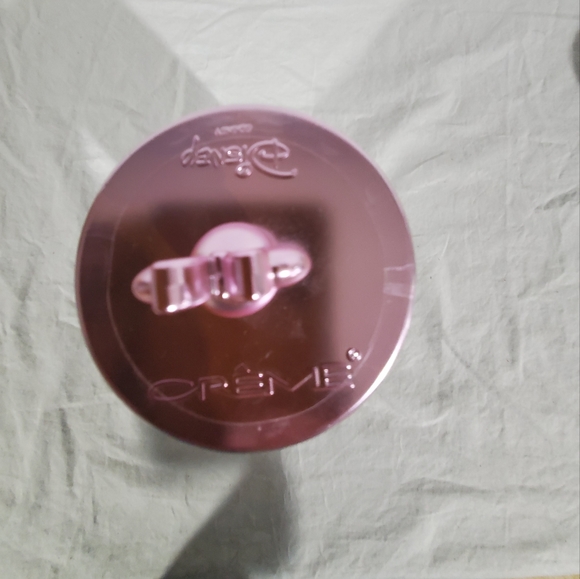 The Creme Shop Disney Chic Reusable Jar With 80 Premium Exfoliating Cotton Pads - Picture 3 of 4